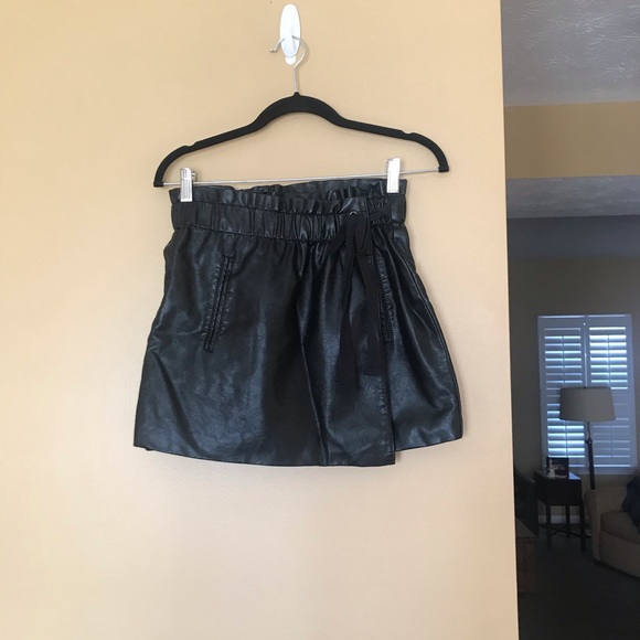 Leather Mini Skirt - Picture 4 of 4
